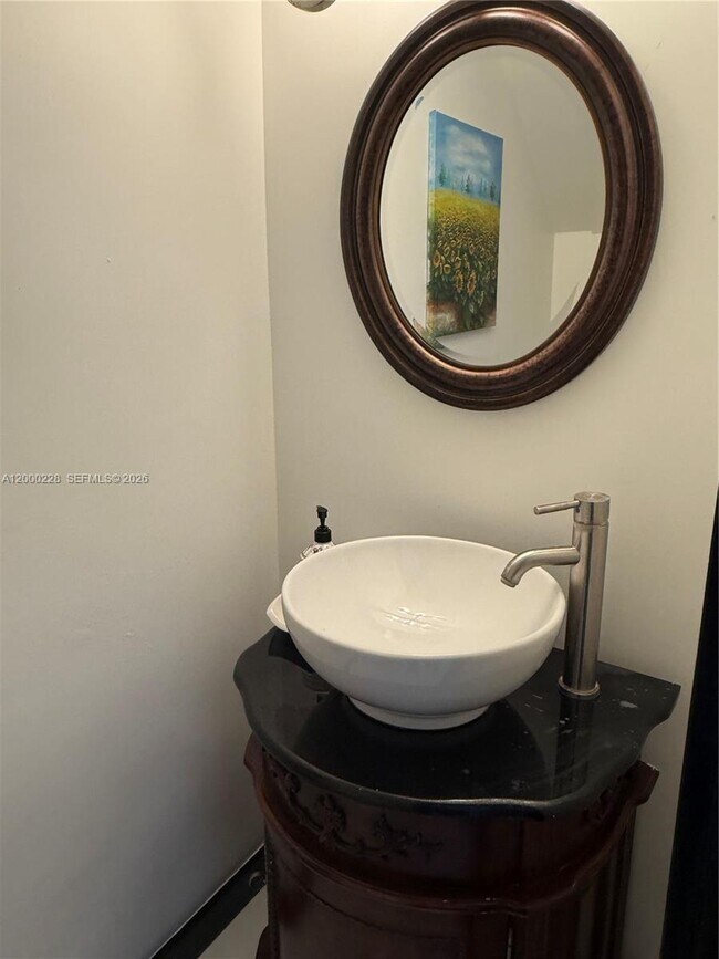 Building Photo - 13505 NE 23rd Ct