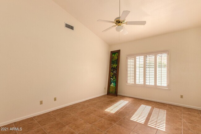 Building Photo - 4734 N Brookview Terrace