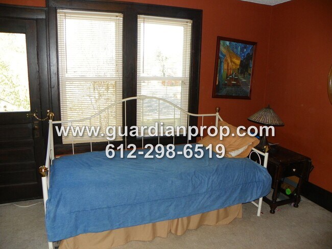 Building Photo - House on Corner Lot Available October 1st, Updated Kitchen/Bath, Fenced Yard, Back Deck, 2 Car Ga...