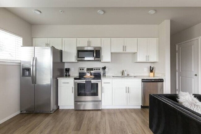 Building Photo - 624 E 32nd St