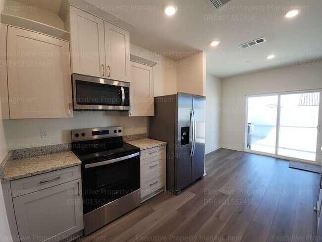 Building Photo - Newly constructed 3 bedroom/ 2 bathroom ho...