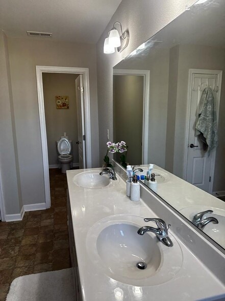 Master Bathroom - 601 Freeman Dr