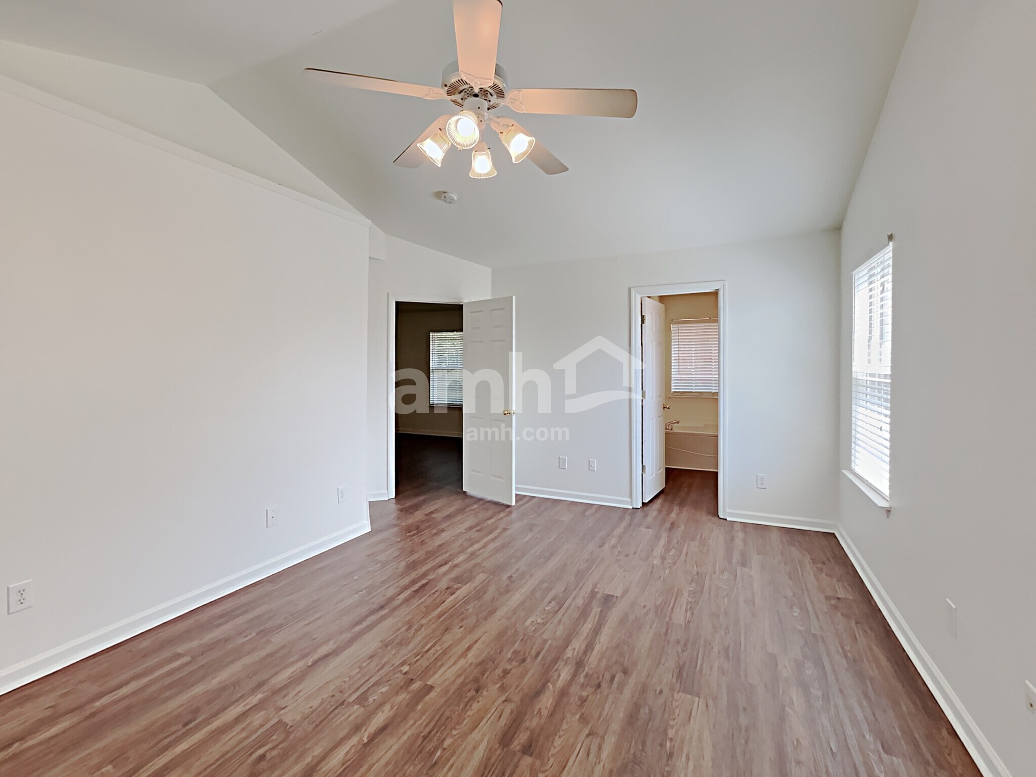 Building Photo - 1513 Cardinal Ln