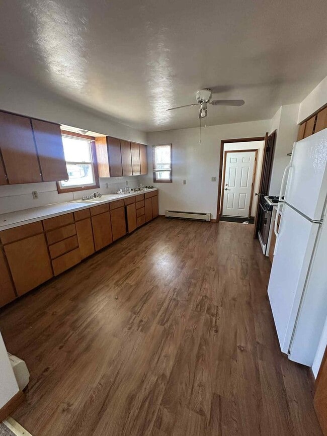 Building Photo - 2 Bedroom Duplex