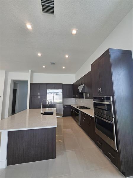 Building Photo - 9421 Tulip Leaf Ct