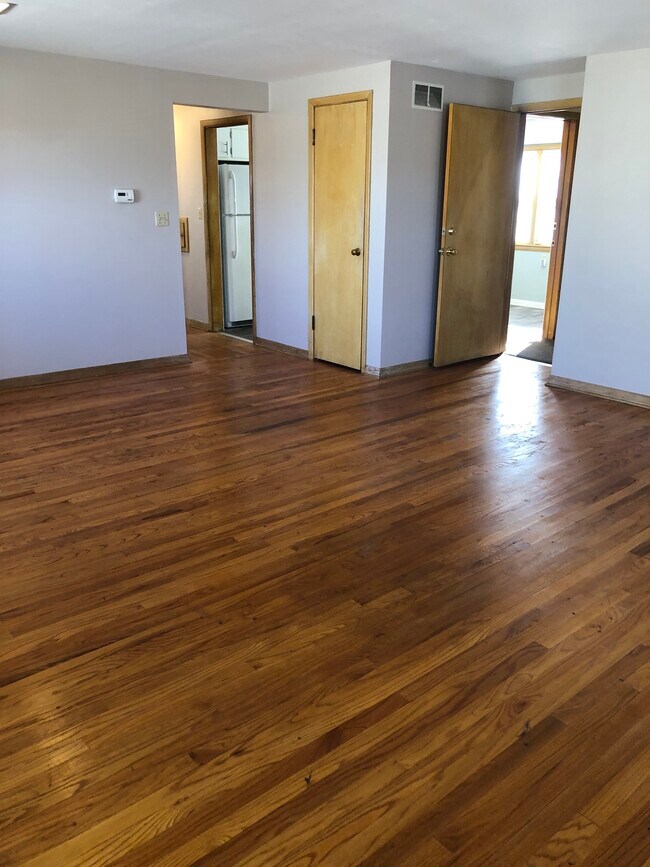 Living Room - 2952 S 38th St