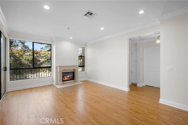 Building Photo - 6938 Laurel Canyon Blvd