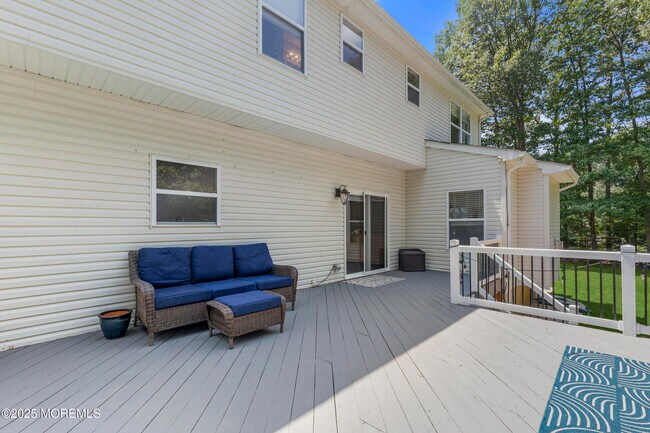 Building Photo - 6 Kindling Way