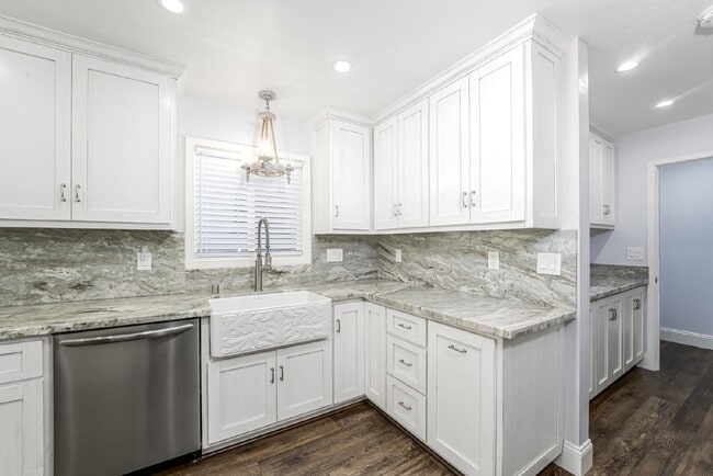 Building Photo - "Turnkey and Fully Remodeled Beachside Retreat with Cozy Fireplace & Modern Amenities in Newport ...