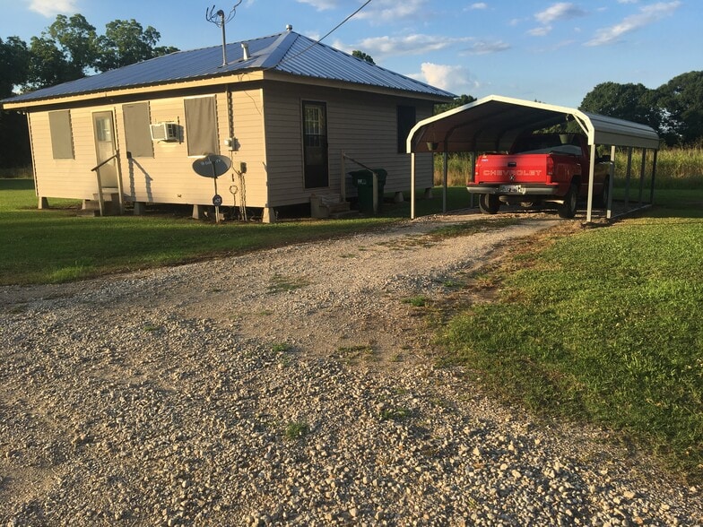 Building Photo - 1039 lady of the lake rd