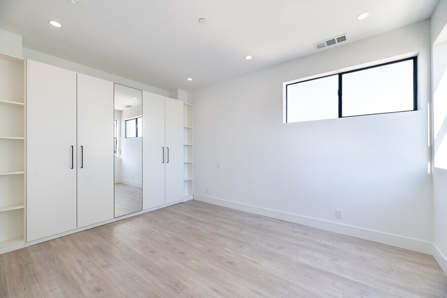 Building Photo - 1805 S Longwood Ave