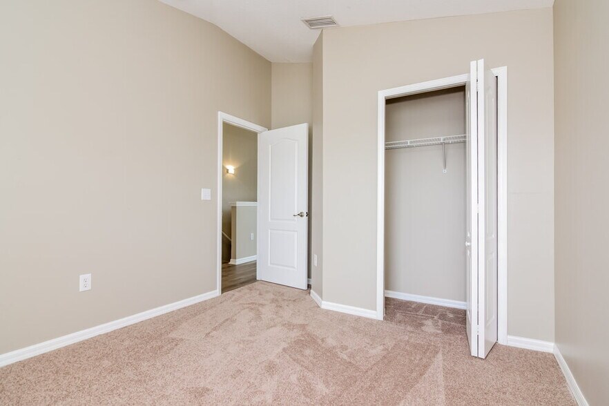 Building Photo - 758 Star Pointe Dr