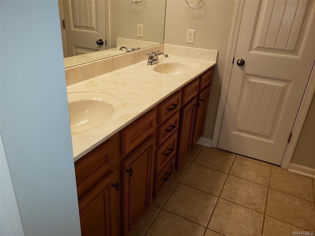 Building Photo - 8708 Lindsey Ln