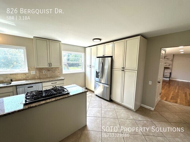 Building Photo - 826 Bergquist Dr