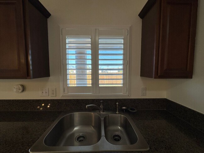 Building Photo - 3BR,2BS Custom home w/3 Car-Boat Deep Garage-Target shopping area