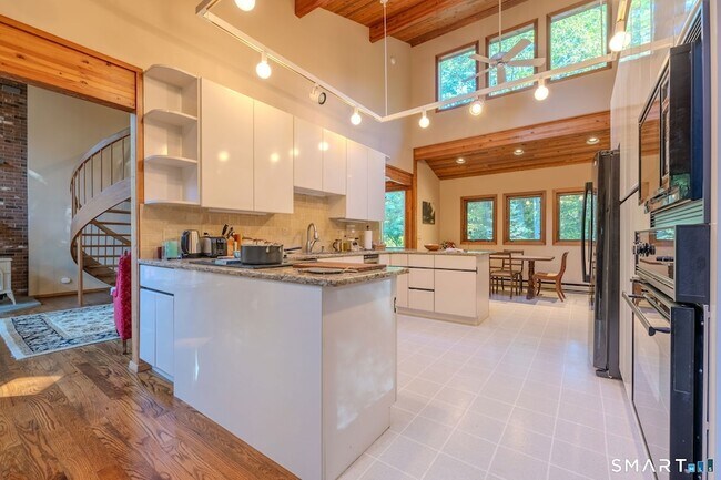 Building Photo - 278 Woodchuck Ln