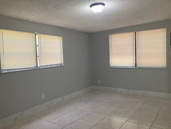 Building Photo - 3630 SW 46th Ave