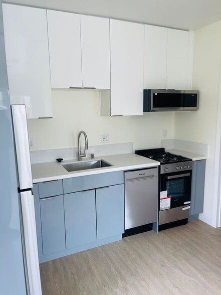 Building Photo - 7533 Bovey Ave