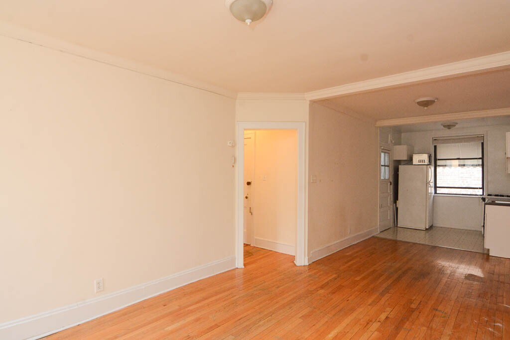 Building Photo - 2332.5 N Spaulding Ave
