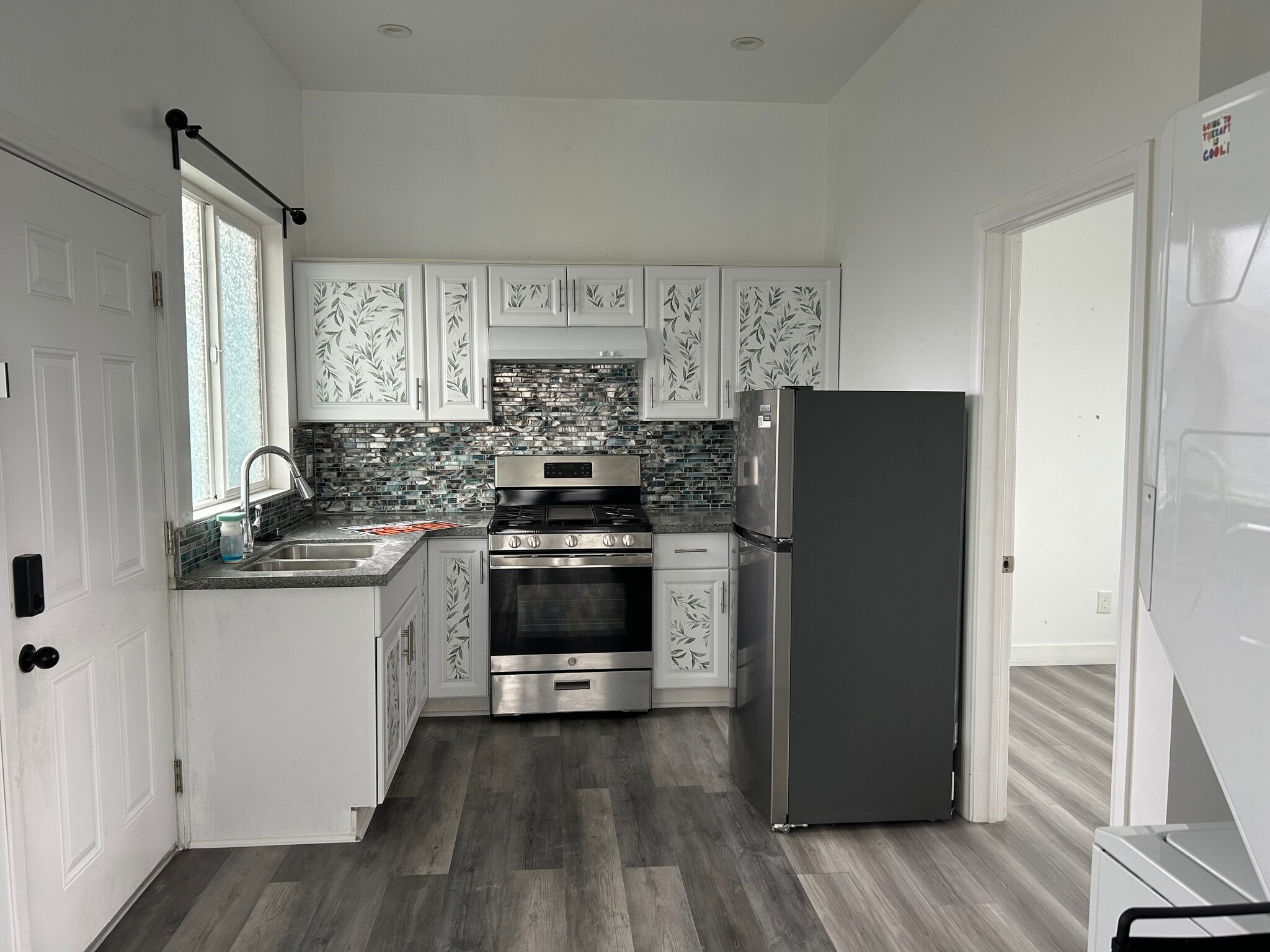 Building Photo - 5437 Clybourn Ave