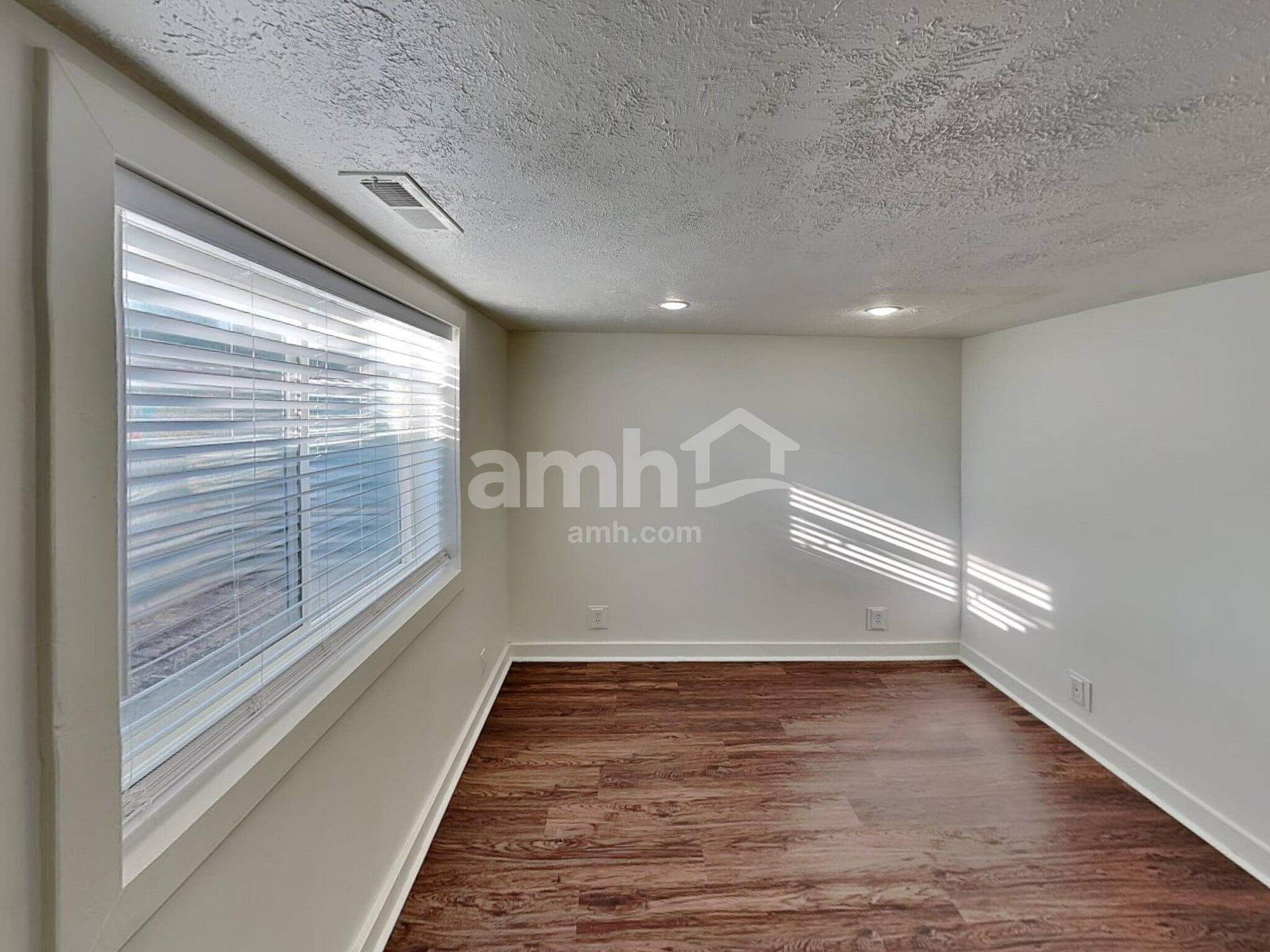 Building Photo - 3328 Celebration Dr