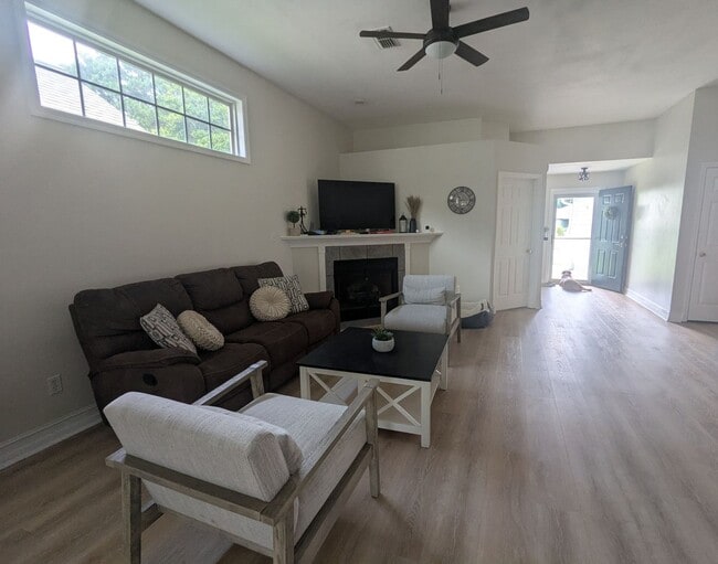 Building Photo - Charming 4BR House in Tallahassee