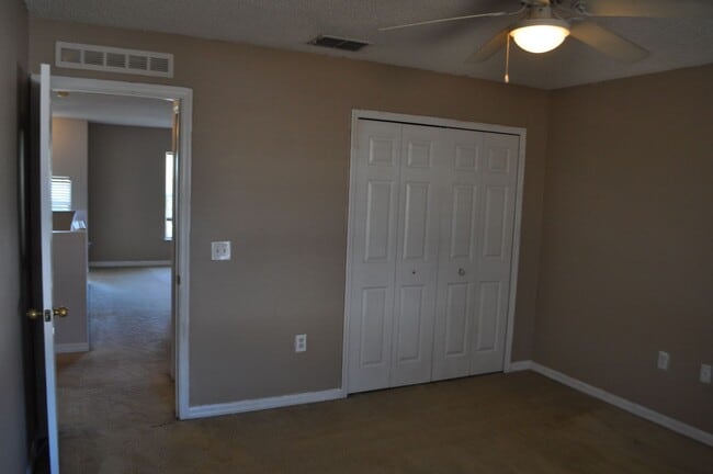 Building Photo - Nice 4 Bedroom 2.5 Bath 2 Car Garage Home ...