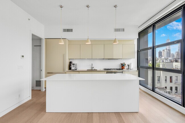 Building Photo - 250 Bowery