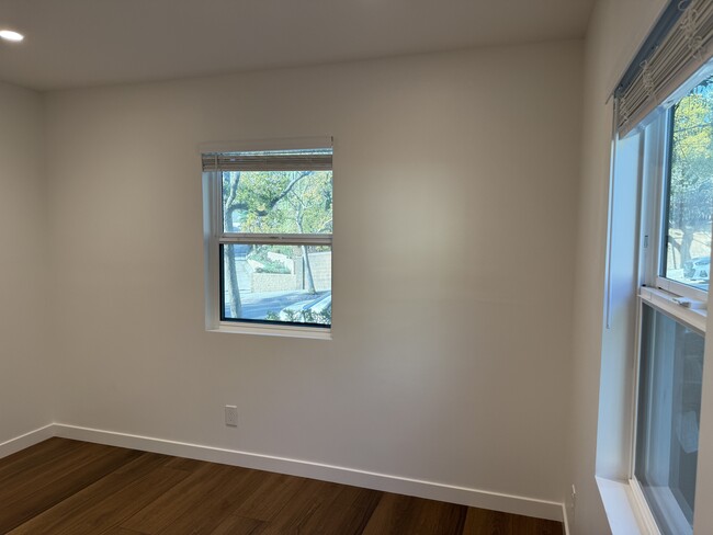 Living room - 4016 Prospect Ave