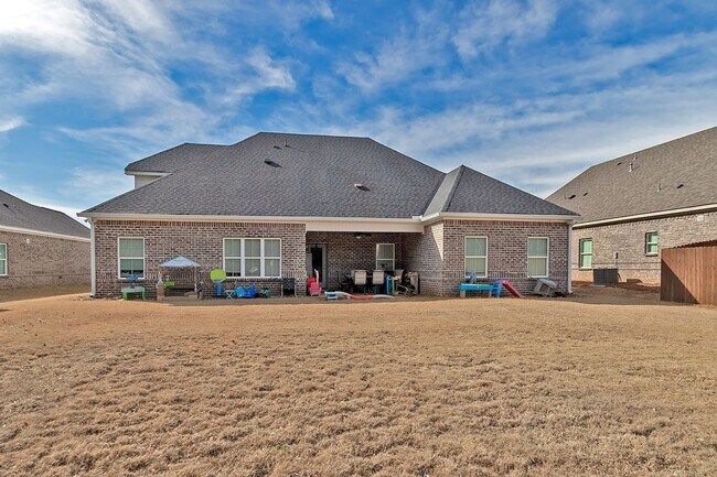 Building Photo - Available July 15, 2026