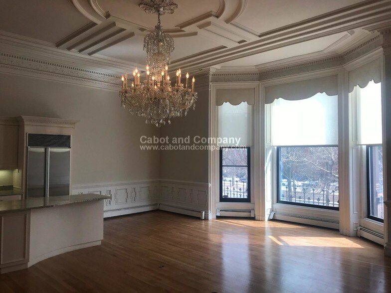 Building Photo - 263 Commonwealth Avenue