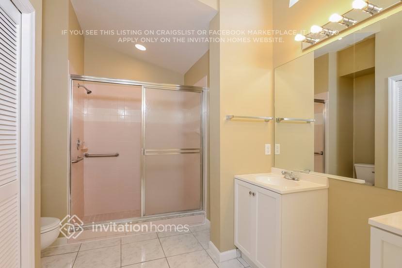Building Photo - 1604 Cumberland Ct E