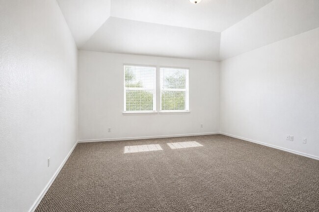 Building Photo - 10057 Wyndbrook Dr