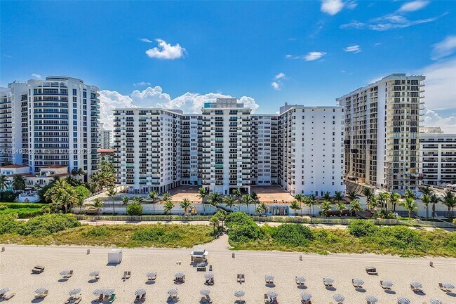 Building Photo - 6039 Collins Ave