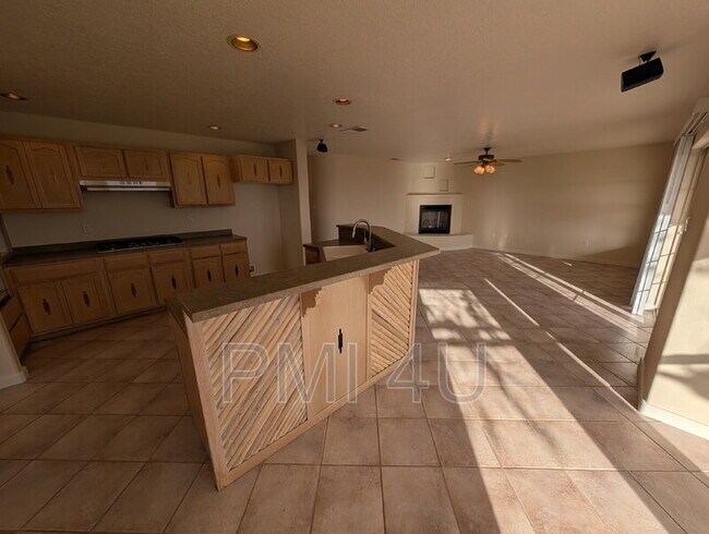 Building Photo - 511 Eugene Ct SE