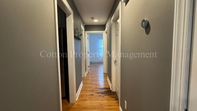 Building Photo - 4BR/3BA Well appointed home in the gated c...