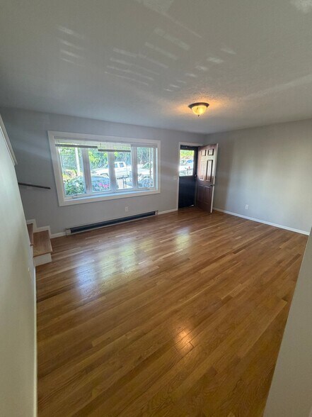 Building Photo - 77 Ingleside Ave