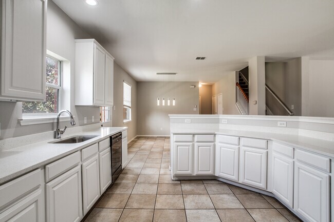 Building Photo - 2201 Itasca Dr