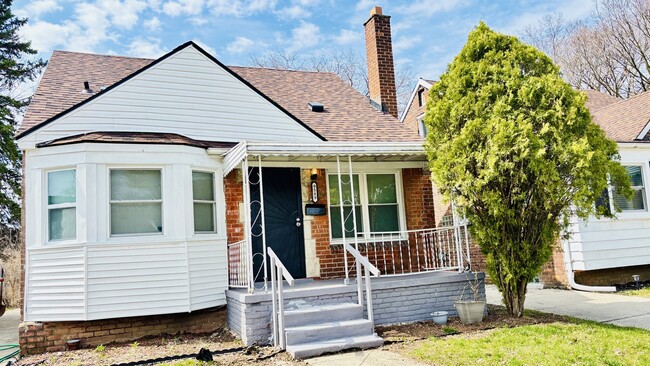 Building Photo - 9589 Mansfield St