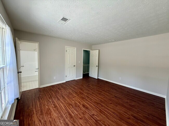 Building Photo - 151 Old Ferry Way