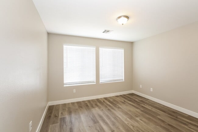 Building Photo - 9466 Havasu Canyon Ave