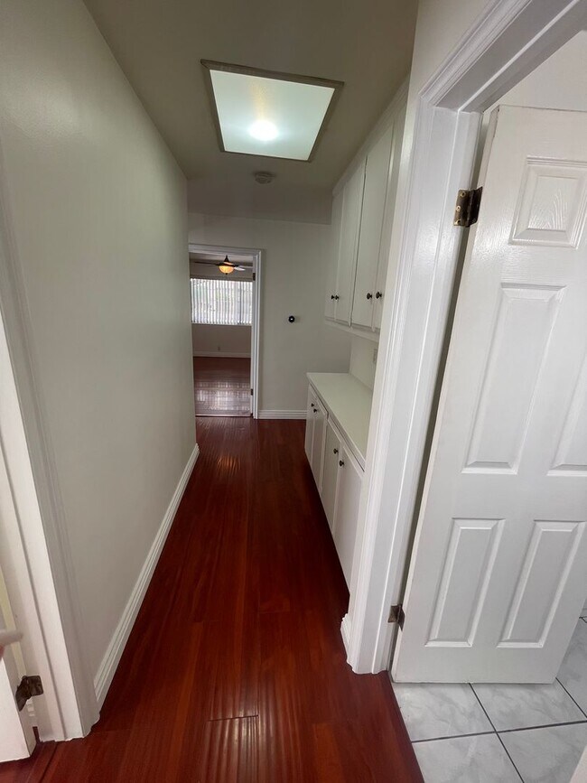 Building Photo - Beautiful 3 Bedroom, 2 Bathroom House w/ a Pool For Rent in Mission Viejo!