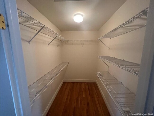 Building Photo - 6 Kingsley Dr