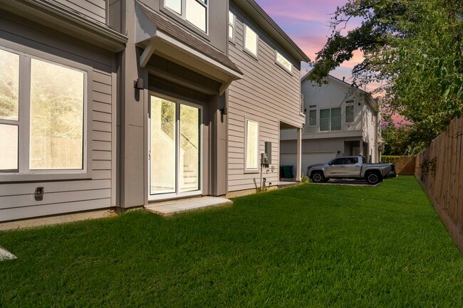 Building Photo - 861 Prosper St