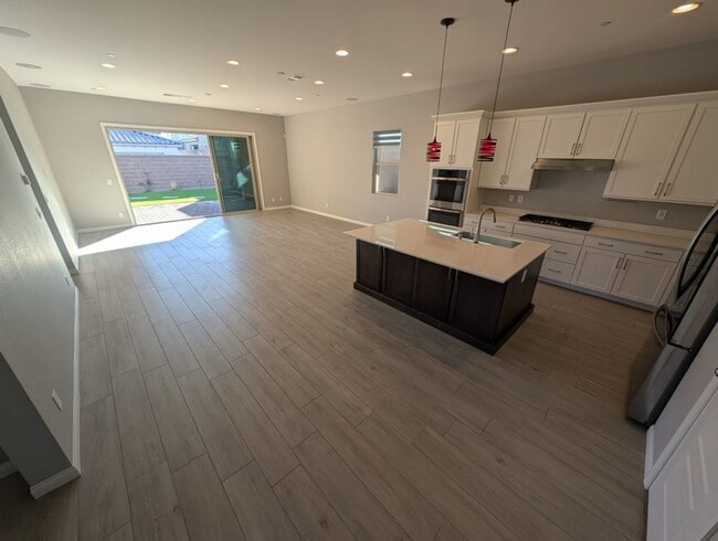 Building Photo - 11531 Great Bahama Way