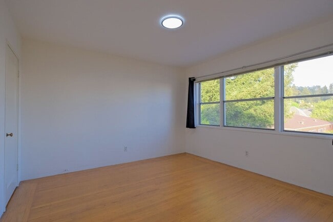 Building Photo - Piedmont Pines charming 3 Bedroom availabl...