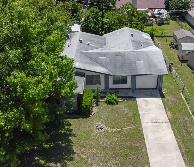 Building Photo - 4-Bedroom Home in the Heart of Killeen