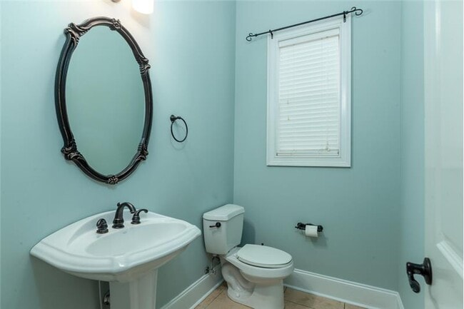 Building Photo - 205 Utopiate Ct