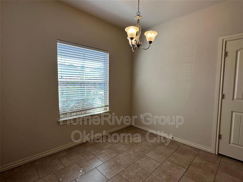 Building Photo - 1003 SW 92nd St