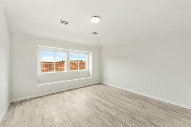 Building Photo - 920 Elk Rdg Run